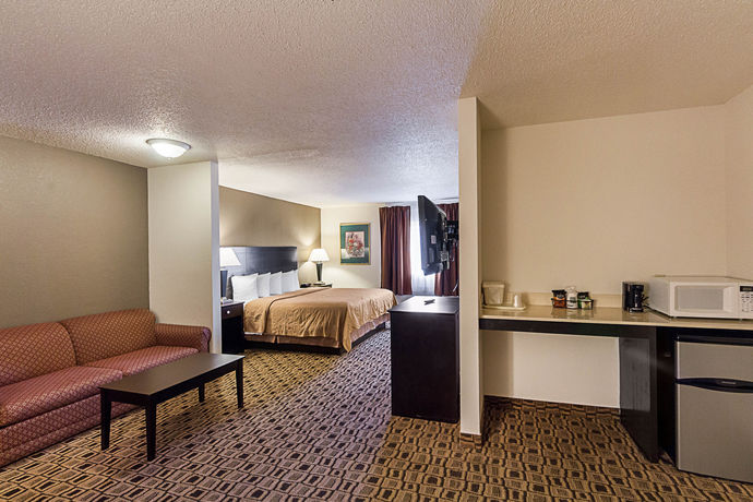 Imagen de la habitación del Hotel Coratel Plus Suites Wichita West Airport. Foto 3