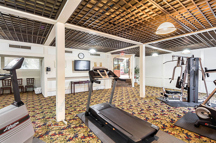 Imagen de la habitación del Hotel Coratel Plus Suites Wichita West Airport. Foto 11
