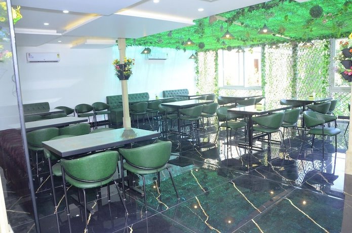 Imagen del bar/restaurante del Hotel Corbett Treff. Foto 7