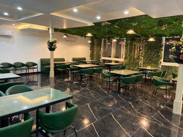 Imagen del bar/restaurante del Hotel Corbett Treff. Foto 9