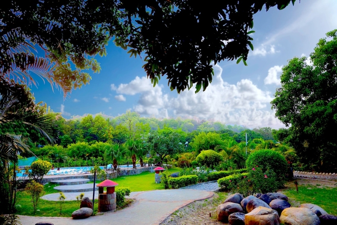 Imagen de la piscina del Hotel Corbett Wild Resort - A River Access Property. Foto 18