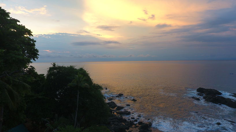 Imagen de los exteriores del Hotel Corcovado Adventures Tent Camp. Foto 9