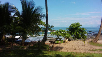 Imagen de los exteriores del Hotel Corcovado Adventures Tent Camp. Foto 10