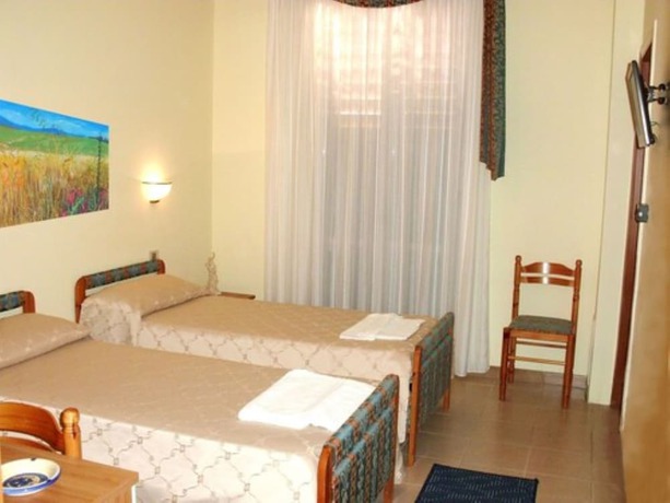 Imagen de la habitación del Hotel Cordial, Comiso. Foto 12