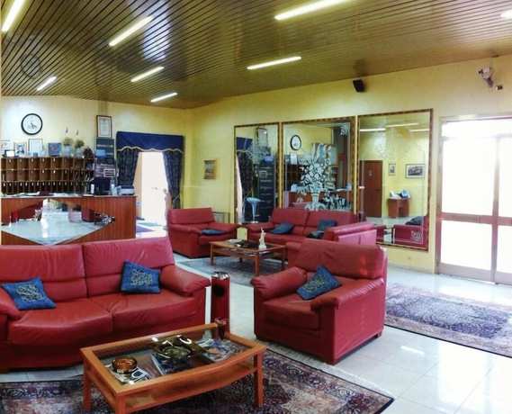 Imagen de los interiores del Hotel Cordial, Comiso. Foto 18