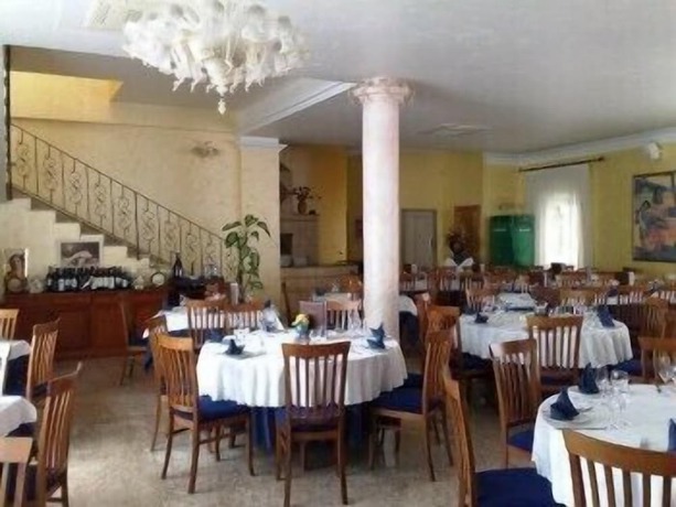 Imagen del bar/restaurante del Hotel Cordial, Comiso. Foto 3