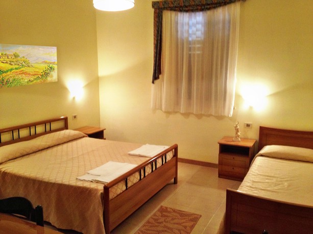 Imagen de la habitación del Hotel Cordial, Comiso. Foto 13