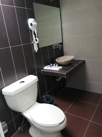 Imagen de la habitación del Hotel Cordiality Inn. Foto 6