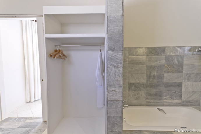 Imagen de la habitación del Hotel Cordova Reef Village Resort. Foto 5