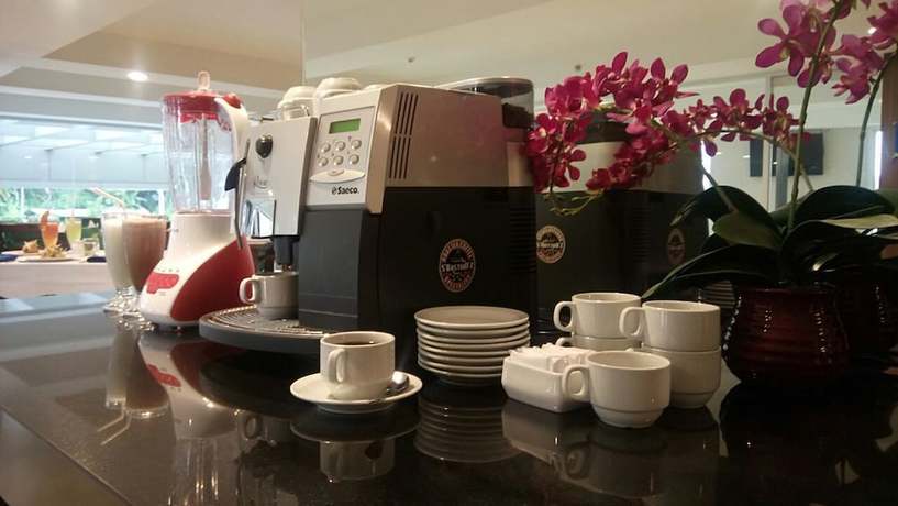 Imagen del bar/restaurante del Hotel Core Hotel Malioboro City Yogyakarta. Foto 2