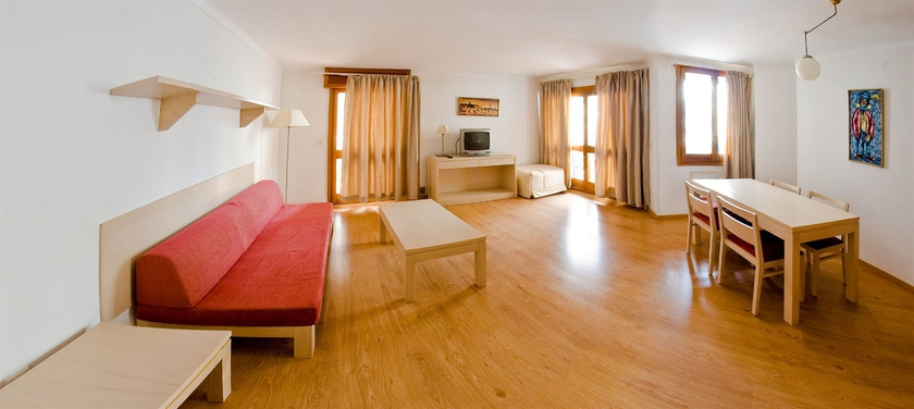 Imagen de los interiores del Hotel Core Ibiza Town. Foto 13