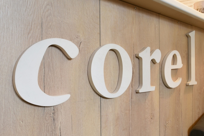 Imagen de los interiores del Hotel Corel. Foto 19