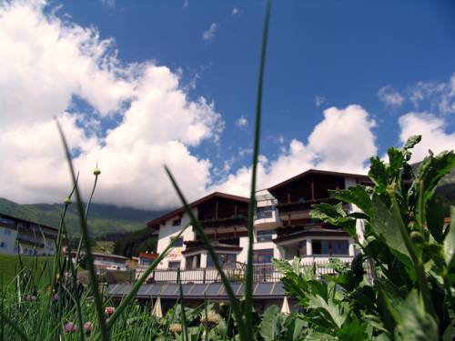 Imagen de la habitación del Hotel Cores. Foto 12