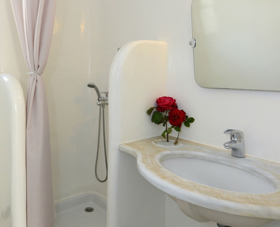 Imagen de la habitación del Hotel Corfos. Foto 2