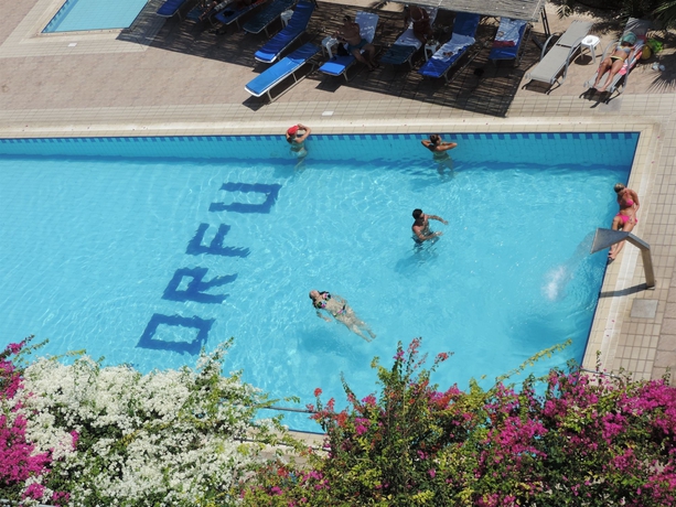 Imagen de la piscina del Hotel Corfu. Foto 16