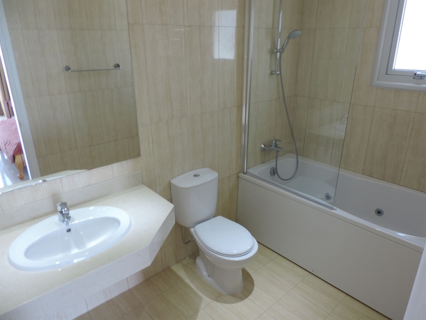 Imagen de la habitación del Hotel Corfu. Foto 9