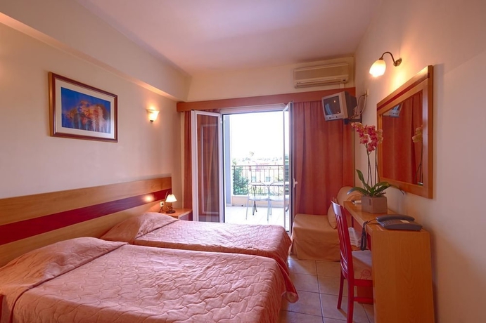 Imagen de la habitación del Hotel Corfu Hellinis. Foto 2