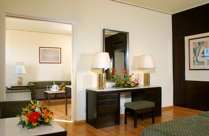 Imagen de la habitación del Hotel Corfu Holiday Palace. Foto 11