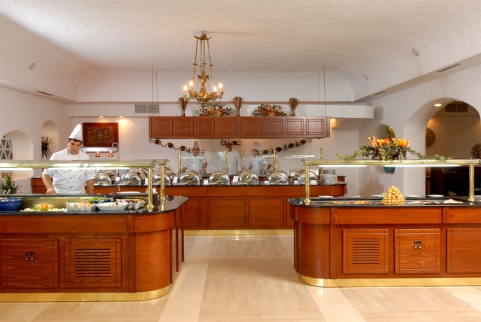 Imagen del bar/restaurante del Hotel Corfu Holiday Palace. Foto 5