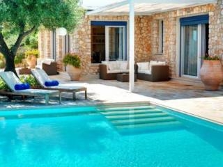 Imagen general del Hotel Corfu Luxury Villas, Pirgi. Foto 3