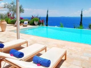 Imagen general del Hotel Corfu Luxury Villas, Pirgi. Foto 22