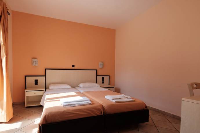 Imagen de la habitación del Hotel Corfu Palmar. Foto 14