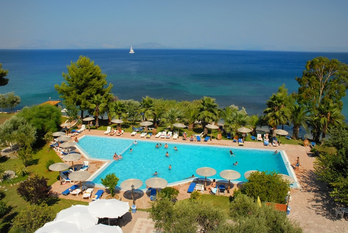 Imagen de la piscina del Hotel Corfu Senses Resort. Foto 15