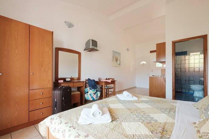 Imagen de la habitación del Hotel Corfu Village Studios. Foto 16