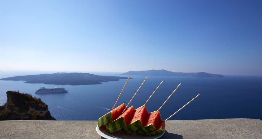 Imagen de la piscina del Hotel Cori Rigas Suites. Foto 15