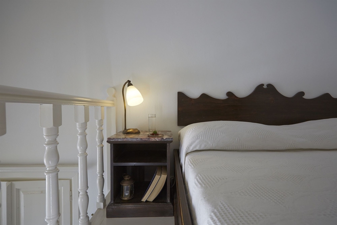 Imagen de la habitación del Hotel Cori Rigas Suites. Foto 5