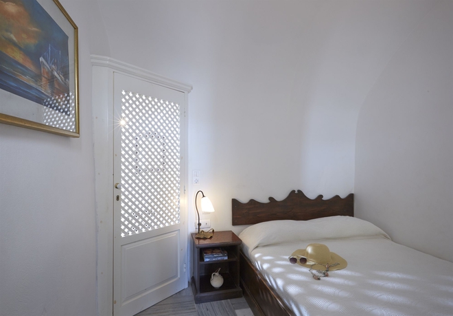 Imagen de la habitación del Hotel Cori Rigas Suites. Foto 9