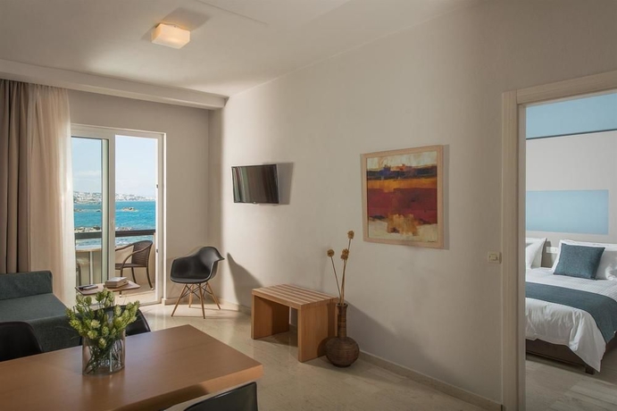 Imagen de los interiores del Hotel Corinna Mare. Foto 4