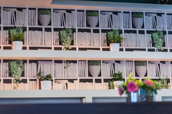 Imagen de los interiores del Hotel Corinna Mare. Foto 8