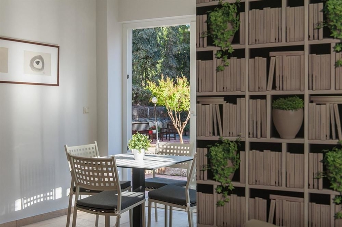 Imagen de los interiores del Hotel Corinna Mare. Foto 9