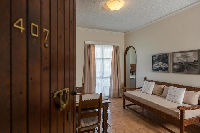 Imagen de los interiores del Hotel Corinna Mare. Foto 14