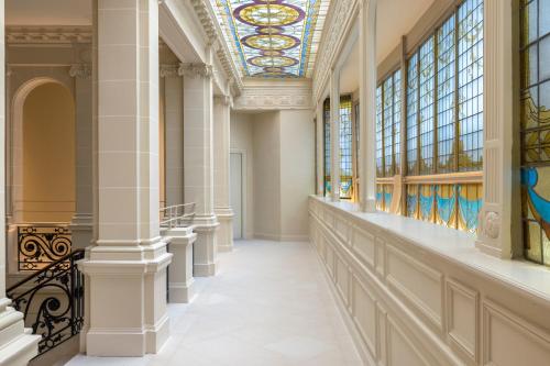 Imagen de la habitación del Hotel Corinthia Grand Hotel Astoria Brussels. Foto 18