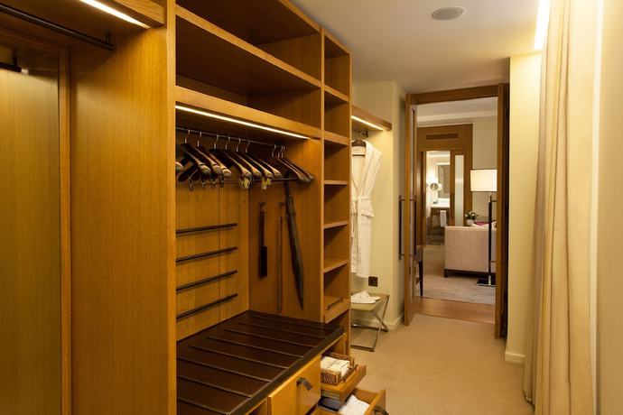 Imagen de la habitación del Hotel Corinthia London. Foto 17