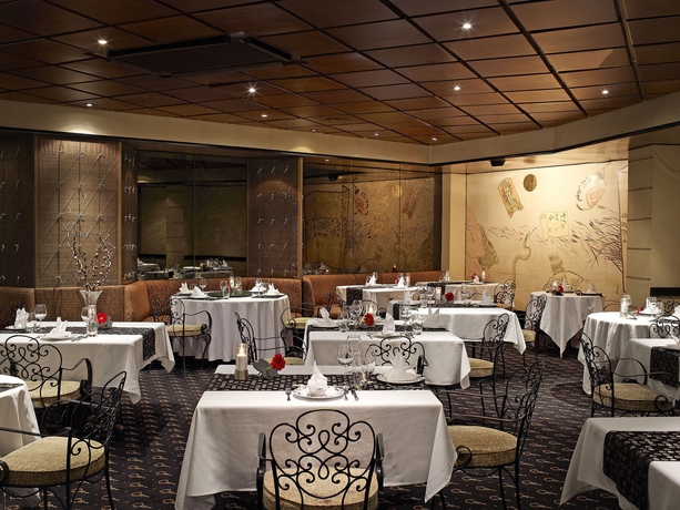 Imagen del bar/restaurante del Hotel Corinthia Palace Malta. Foto 5