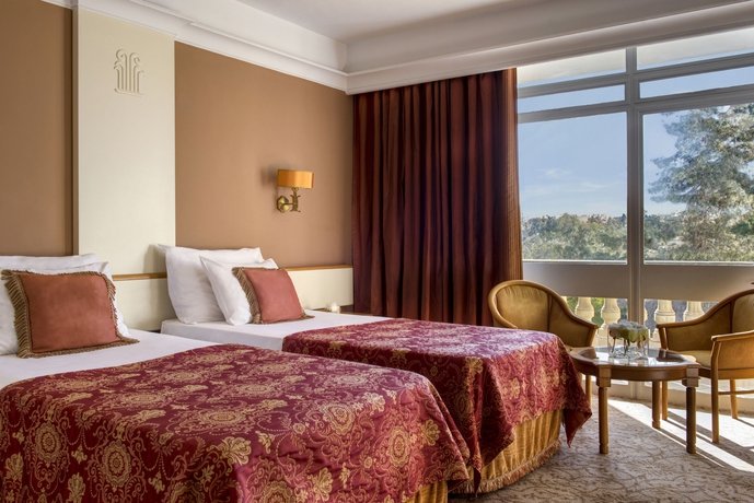 Imagen de la habitación del Hotel Corinthia Palace Malta. Foto 7