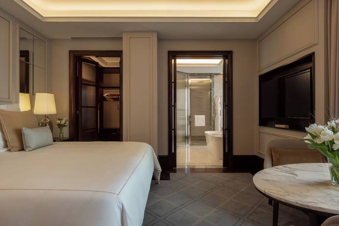 Imagen de la habitación del Hotel Corinthia Rome. Foto 9