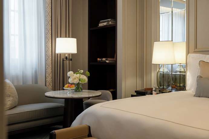Imagen de la habitación del Hotel Corinthia Rome. Foto 14