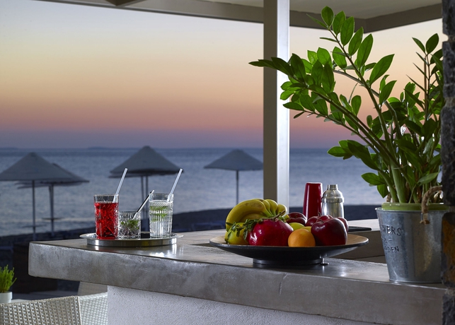 Imagen del bar/restaurante del Hotel Coriva Beach. Foto 3