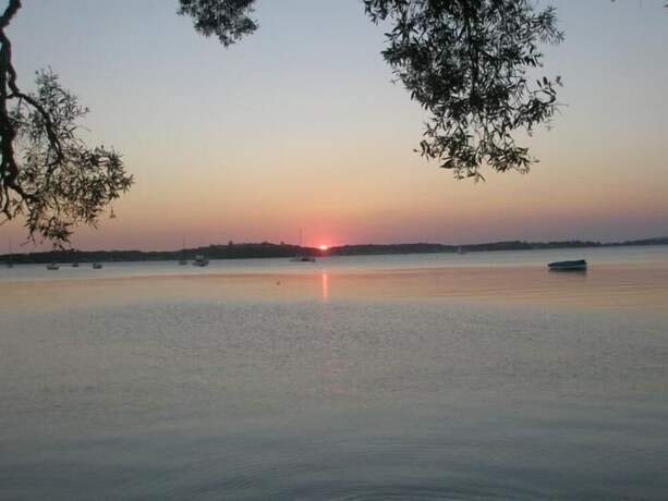 Imagen de los exteriores del Hotel Corlette Retreat. Foto 30