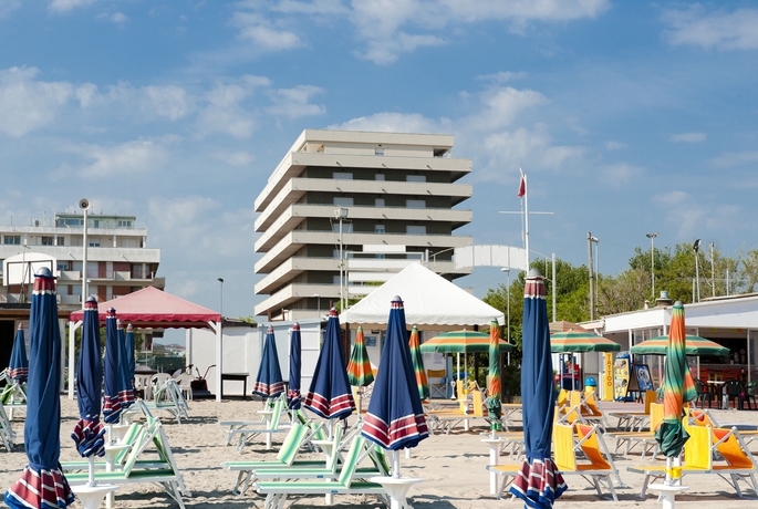 Imagen de los exteriores del Hotel Cormoran, Cattolica. Foto 6