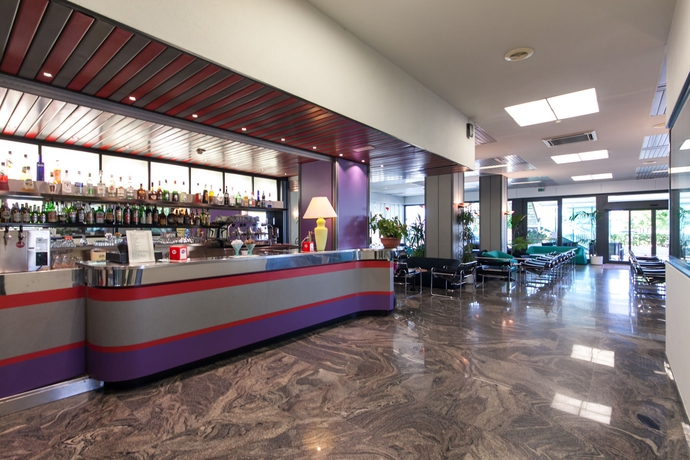 Imagen del bar/restaurante del Hotel Cormoran. Foto 2