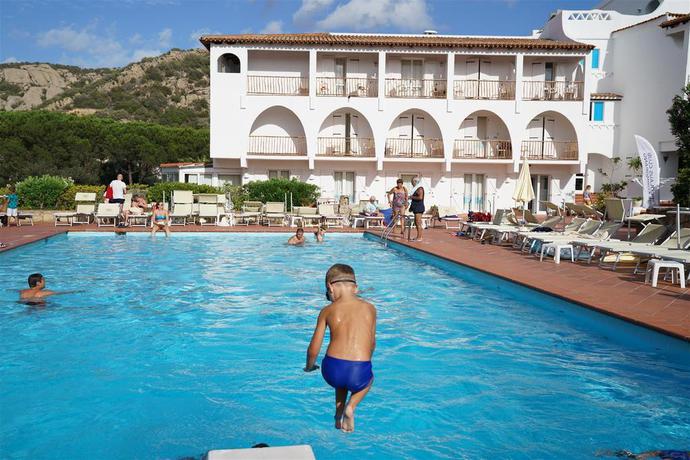 Imagen de la piscina del Hotel Cormorano. Foto 19