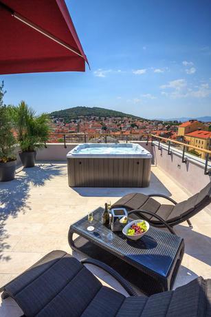 Imagen de los exteriores del Hotel Cornaro. Foto 10