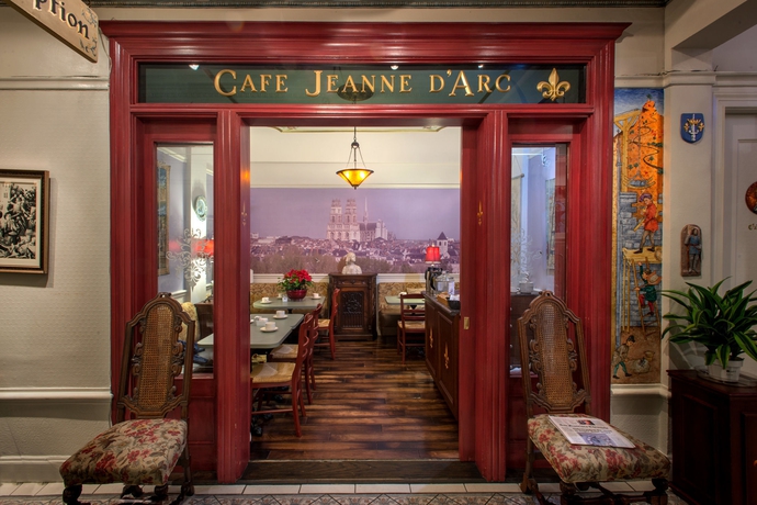 Imagen de los interiores del Hotel Cornell De France. Foto 15