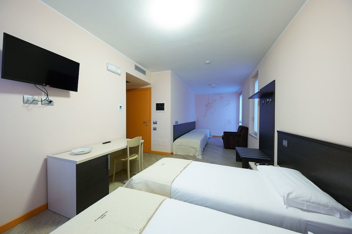 Imagen de la habitación del Hotel Cornelle. Foto 4