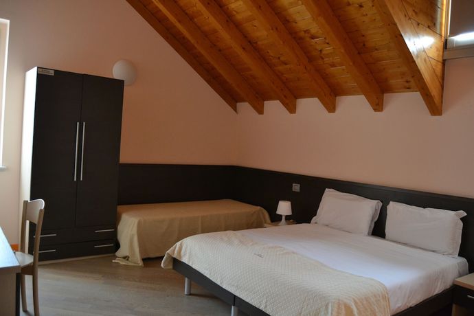 Imagen de la habitación del Hotel Cornelle. Foto 5